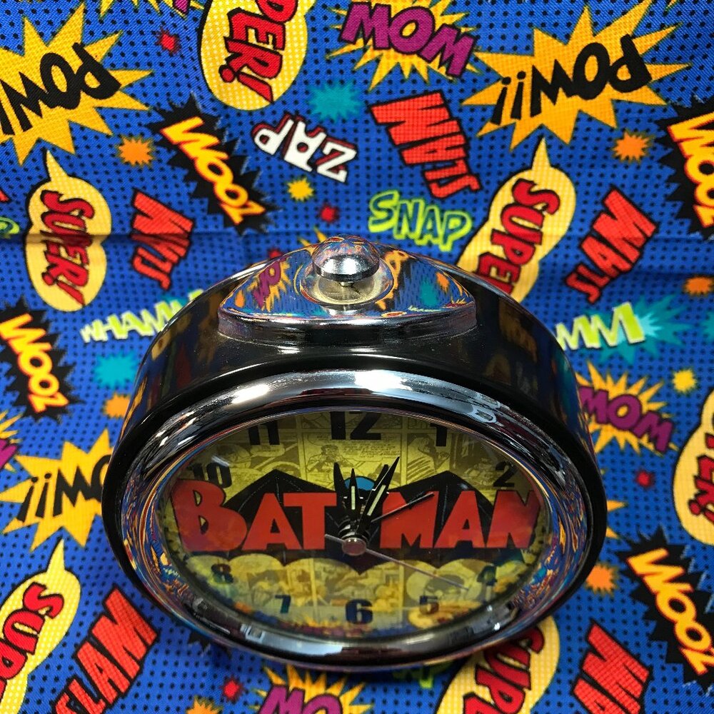 Batman Wind Up Alarm Clock - Picture 4 of 5